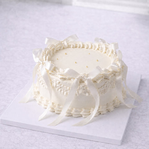 White Gold Pearl Cake
